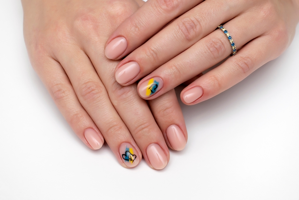 Manichiura slim scurta - accesorii si modele creative