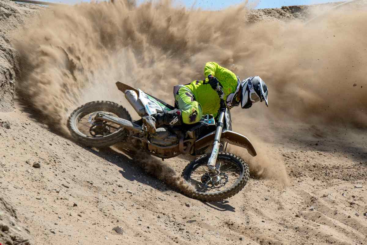 Tot ce trebuie să știi despre &icirc;ntreținerea unei motociclete enduro: ungere, curăţare, verificări şi mentenanţa sezonieră,9 - NordicaMoto