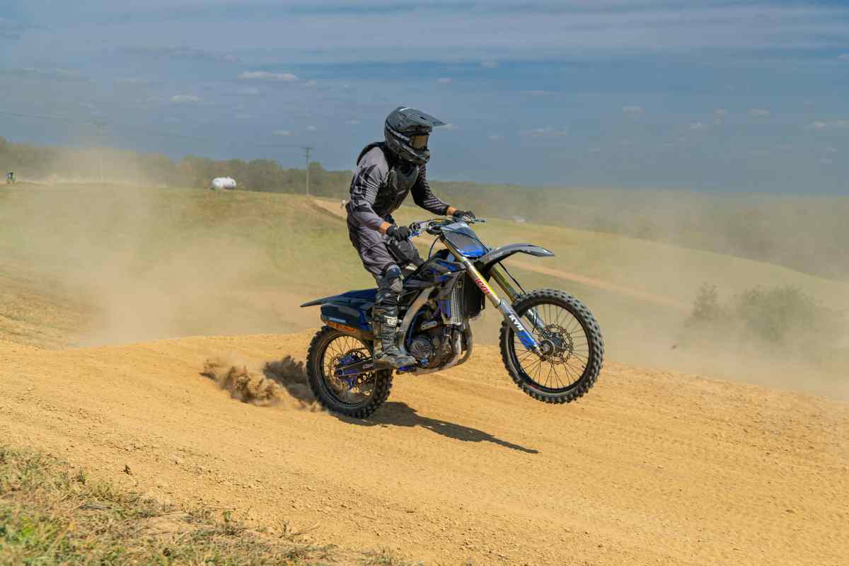 Tot ce trebuie să știi despre &icirc;ntreținerea unei motociclete enduro: ungere, curăţare, verificări şi mentenanţa sezonieră,6 - NordicaMoto
