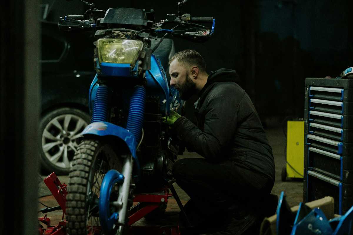 Tot ce trebuie să știi despre &icirc;ntreținerea unei motociclete enduro: ungere, curăţare, verificări şi mentenanţa sezonieră,10 - NordicaMoto