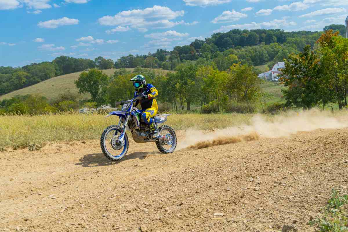 Tot ce trebuie să știi despre &icirc;ntreținerea unei motociclete enduro: ungere, curăţare, verificări şi mentenanţa sezonieră,8 - NordicaMoto